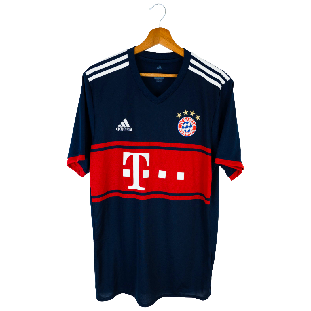 Bayern München 17/18 - James (L)